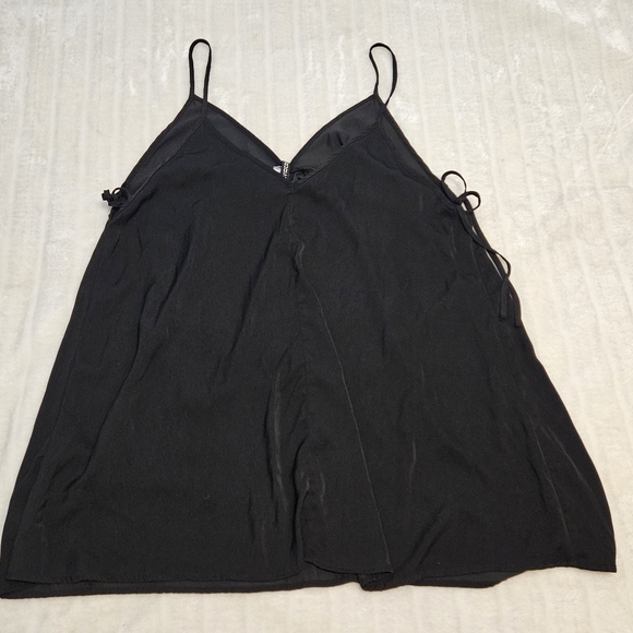 BOGO Free🦋 Divided Black Camisole Style Top - Picture 11 of 12